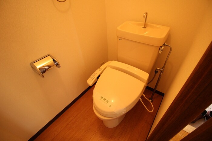 トイレ フォルス八幡