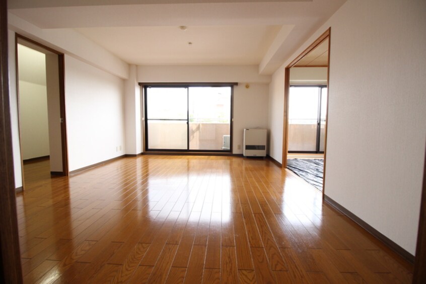 居室 フォルス八幡