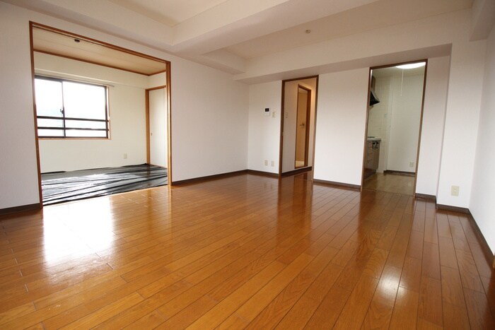 居室 フォルス八幡