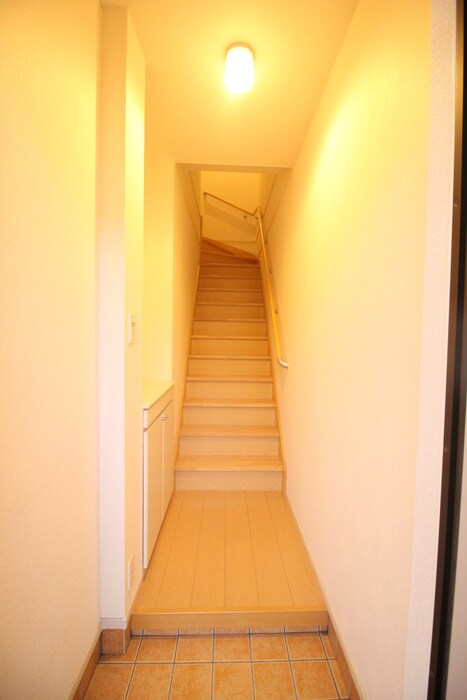 廊下 ダンデライオン弐番館