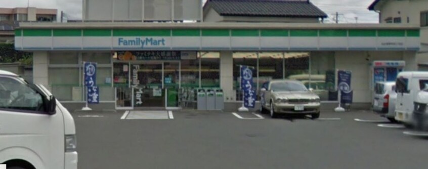 ファミリーマート(コンビニ)まで20m レキシントン・スクエア萩野町