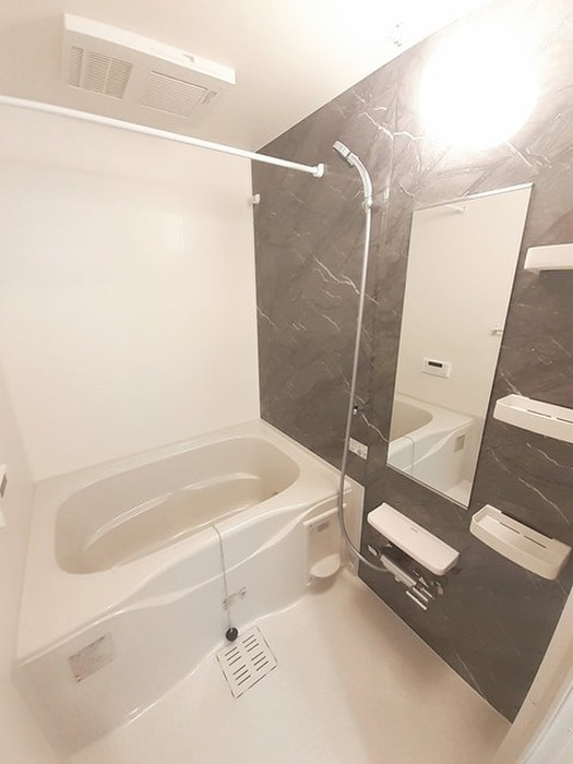 バス／シャワールーム等 ノイエテルノB