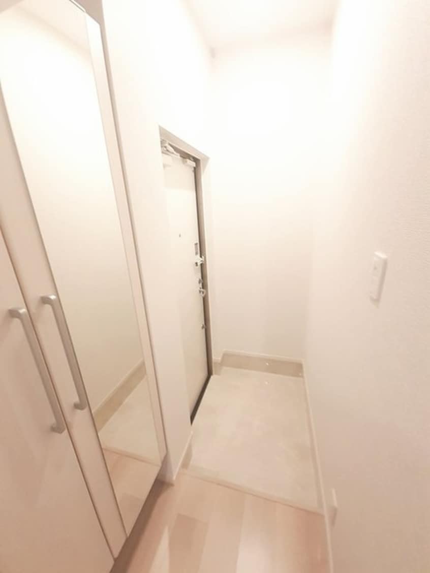 玄関 ノイエテルノB