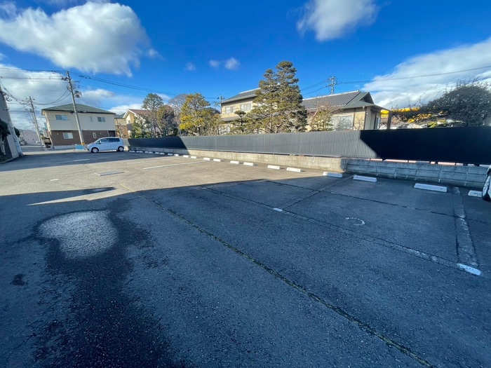 駐車場 パレスオ－キット弐番館