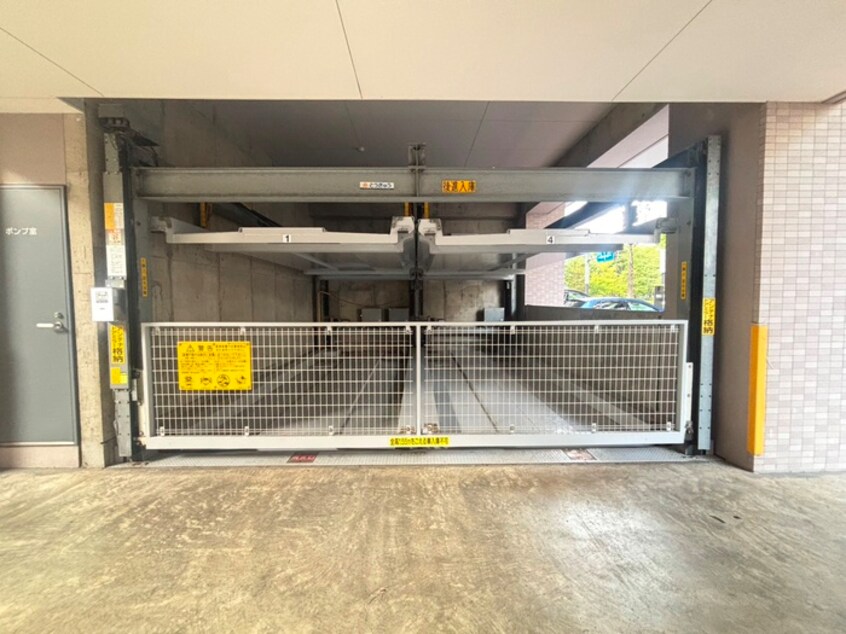 駐車場 カルロ北目