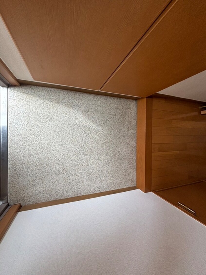 玄関 カルロ北目