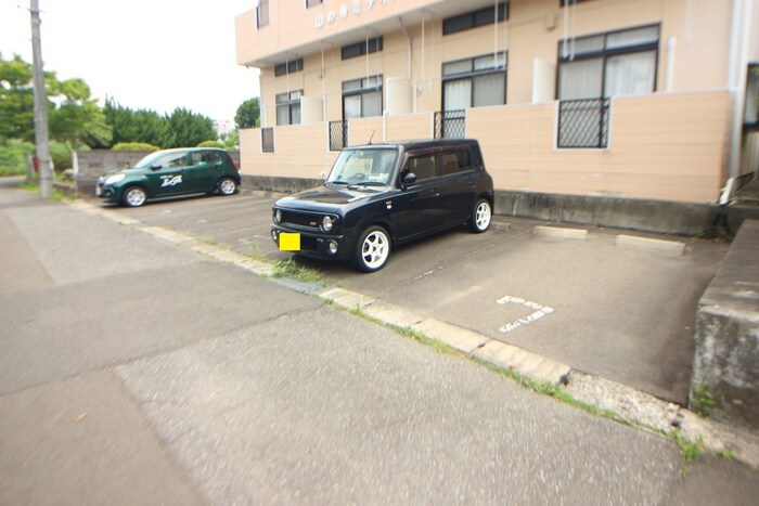 駐車場 山の寺ミディハイツ