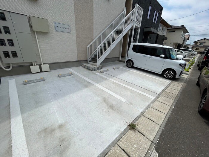 駐車場 ポミエ・アクロス
