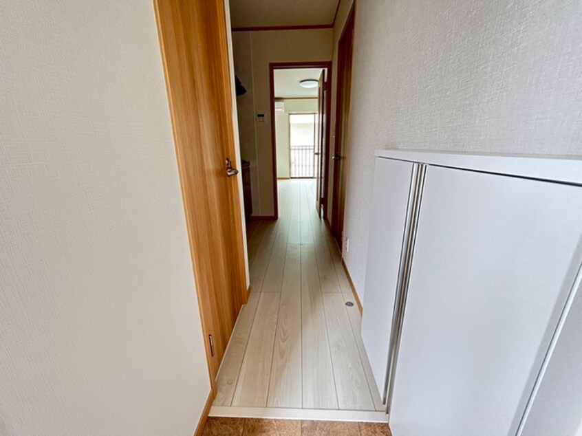 廊下 ポミエ・アクロス