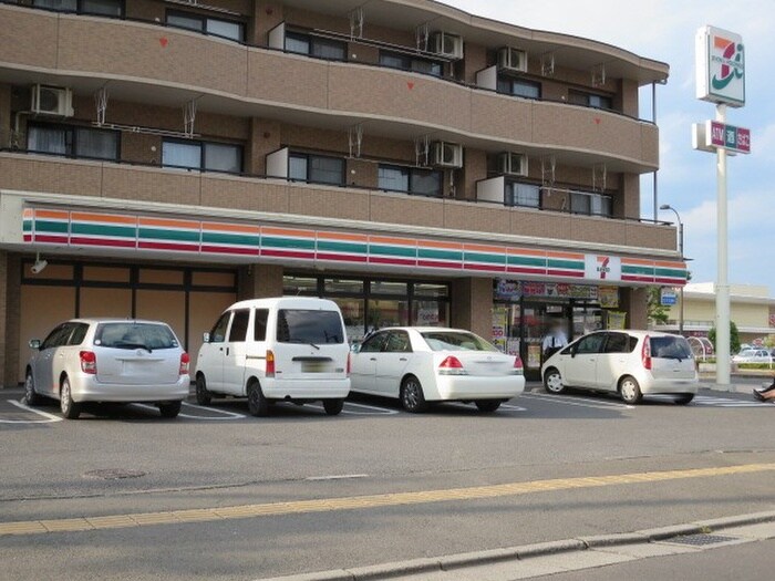 セブンイレブン仙台小鶴新田駅前店(コンビニ)まで370m 新田東レジデンス五番館