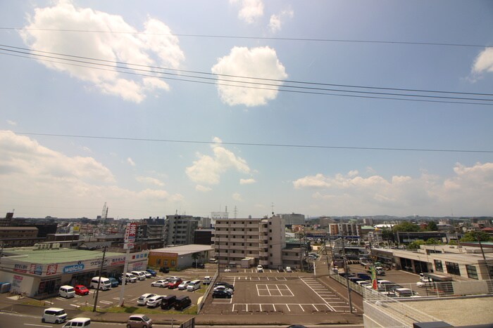 室内からの展望 ラ・コッリーナ市名坂