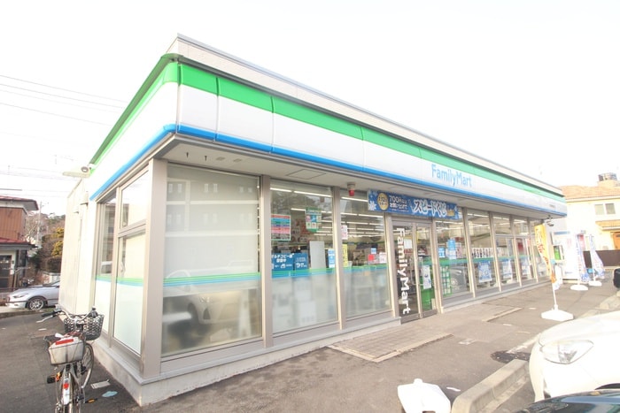 ファミリーマート 松島海岸通り店(コンビニ)まで2040m ＵＲＢＡＮステート迎山Ｂ
