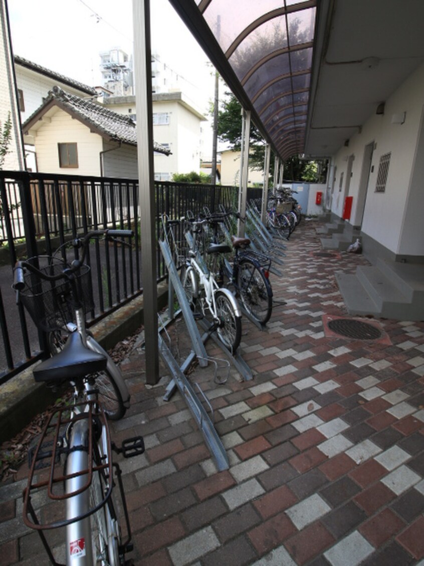 駐輪場 ロイヤルヒルズ成田町