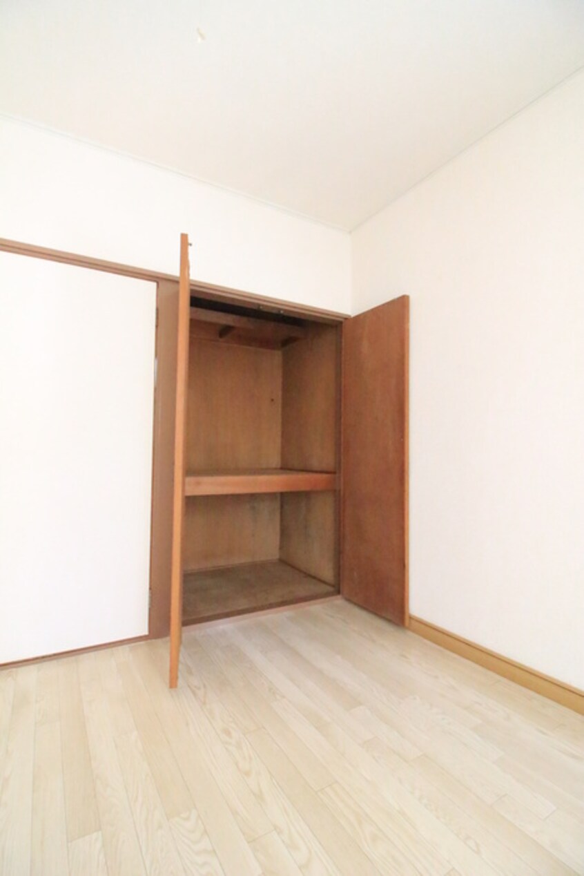 収納 ホワイトキャッスル１１番館