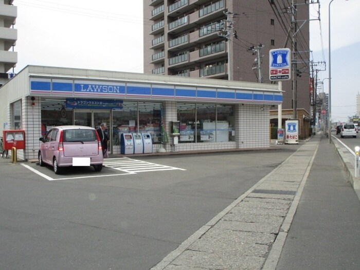 ローソン(コンビニ)まで500m カーサ・フローラ