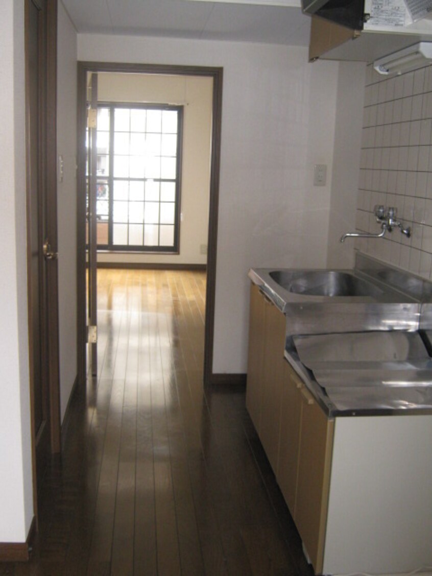 廊下 アヴァンセ富沢南五番館