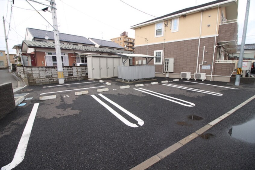 駐車場 ルミエールサカエ