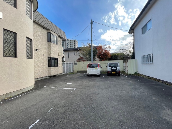 駐車場 ラ・リヴィエール広瀬