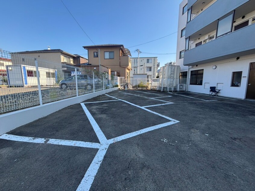 駐車場 エミリービル卸町