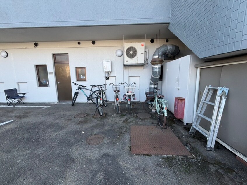 駐輪場 エミリービル卸町