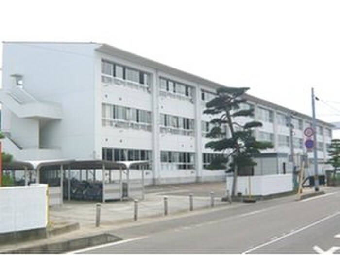 名取市立館腰小学校(小学校)まで4700m サクシード