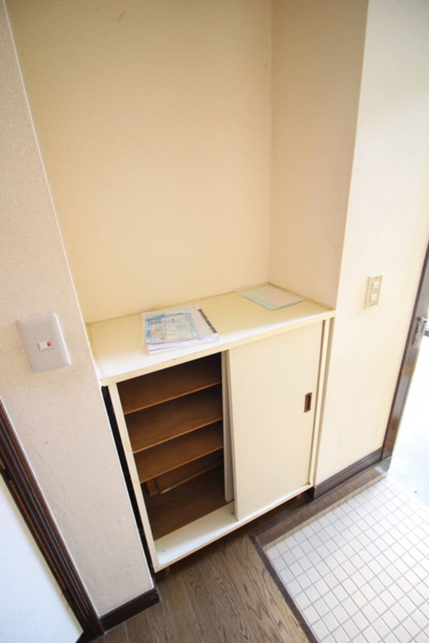 靴箱 メゾンクロカワ