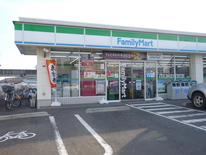 ファミリーマート東仙台３丁目店(スーパー)まで240m サンパーク黒澤