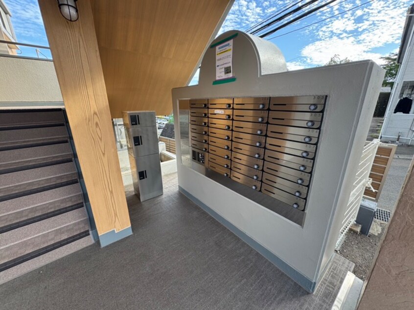 エントランス部分 メゾンドール貴富称