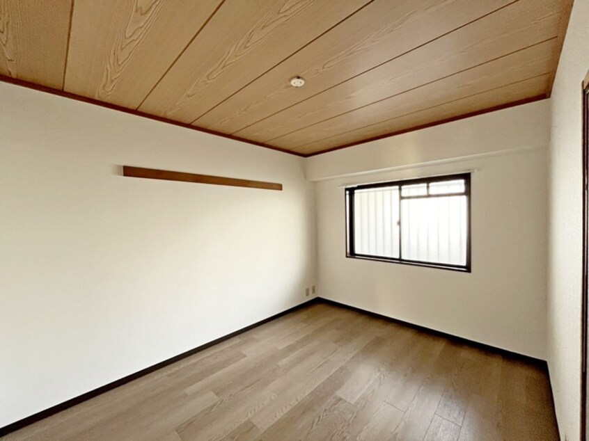 居室 メゾンドール貴富称