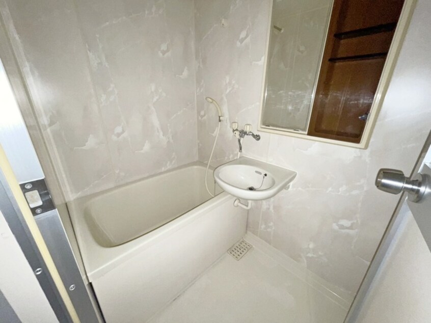 バス／シャワールーム等 ロイヤルヒルズ泉中央