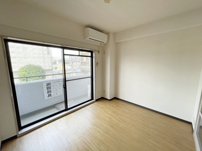 居室 ロイヤルヒルズ泉中央