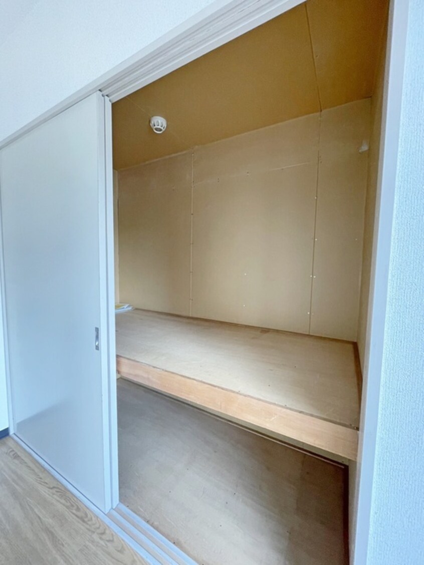 収納 ロイヤルヒルズ泉中央