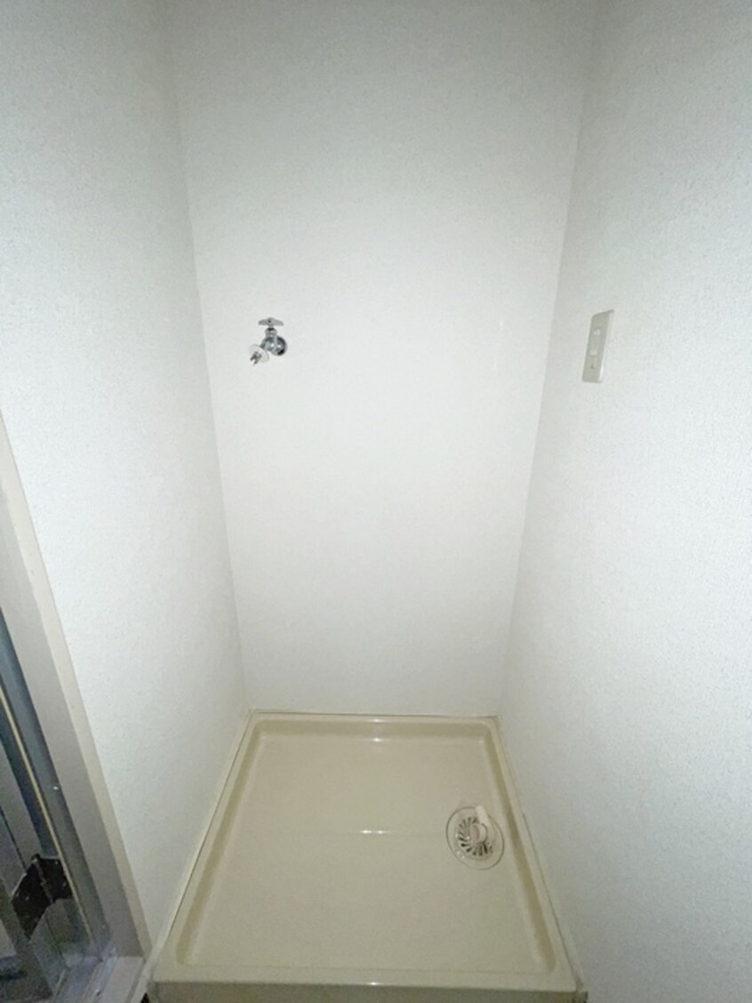 洗濯機置場 ロイヤルヒルズ泉中央