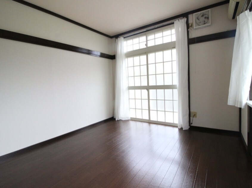 居室 第一コ－ポナバタ