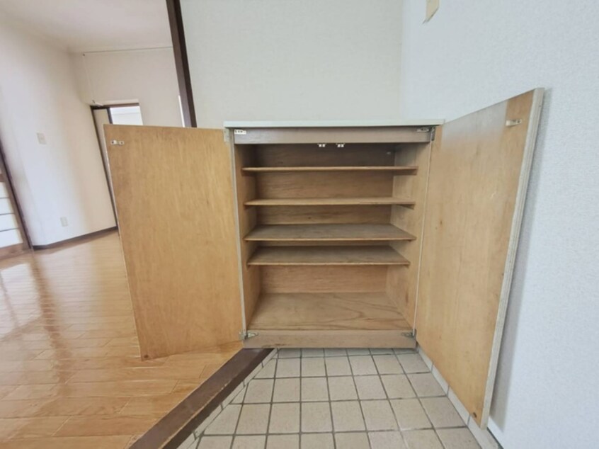 靴箱 第二コーポラス藤