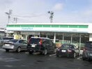 ファミリーマート岩切青津目店(コンビニ)まで640m フレンディオ30