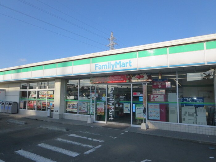 ファミリーマート(コンビニ)まで887m コーポサケンⅡ