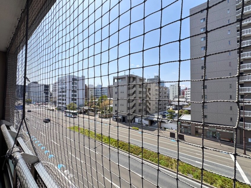 室内からの展望 サ－クル１０ビル