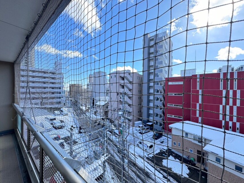 室内からの展望 サ－クル１０ビル