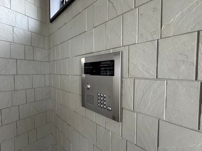 エントランス部分 ノ－ブルカ－サ川平２