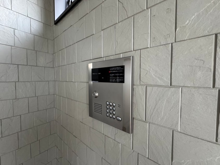 エントランス部分 ノ－ブルカ－サ川平２