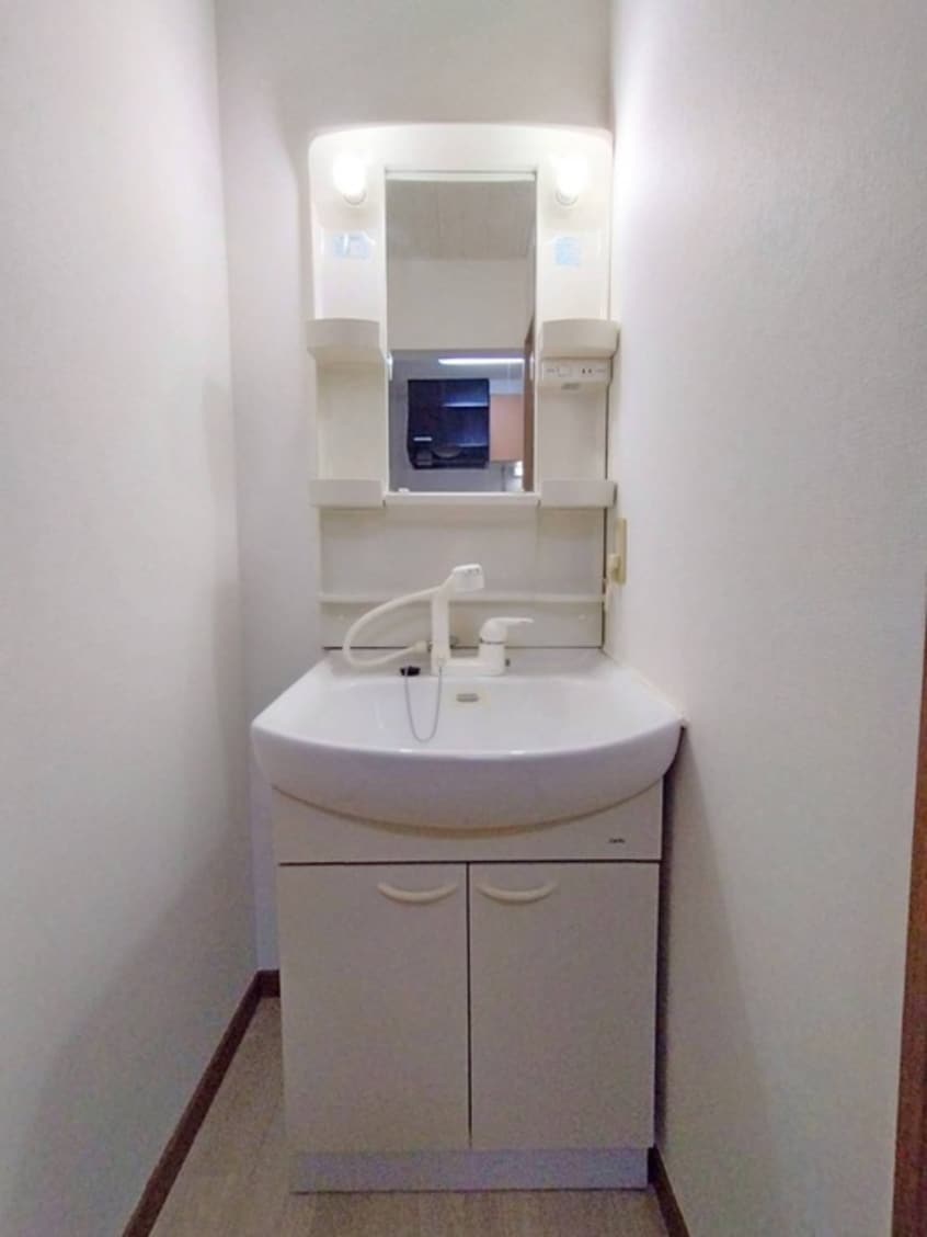 洗面 ノ－ブルカ－サ川平２