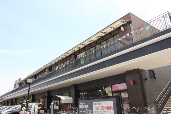 ブランチ(スーパー)まで1400m ノ－ブルカ－サ川平２