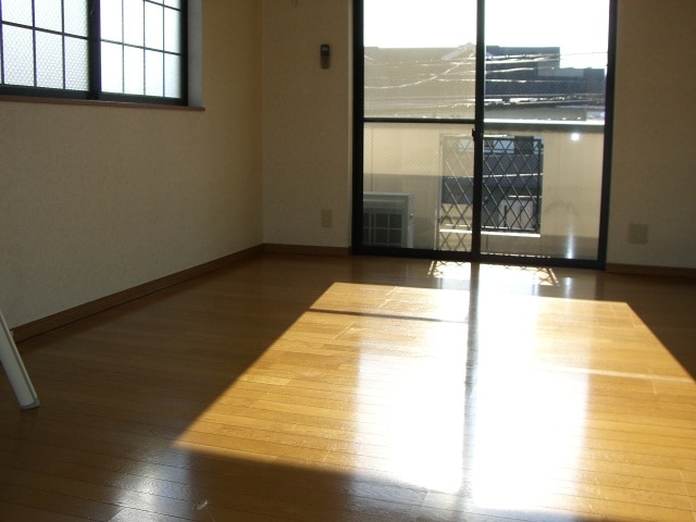 居室 リトルシャトー荒巻