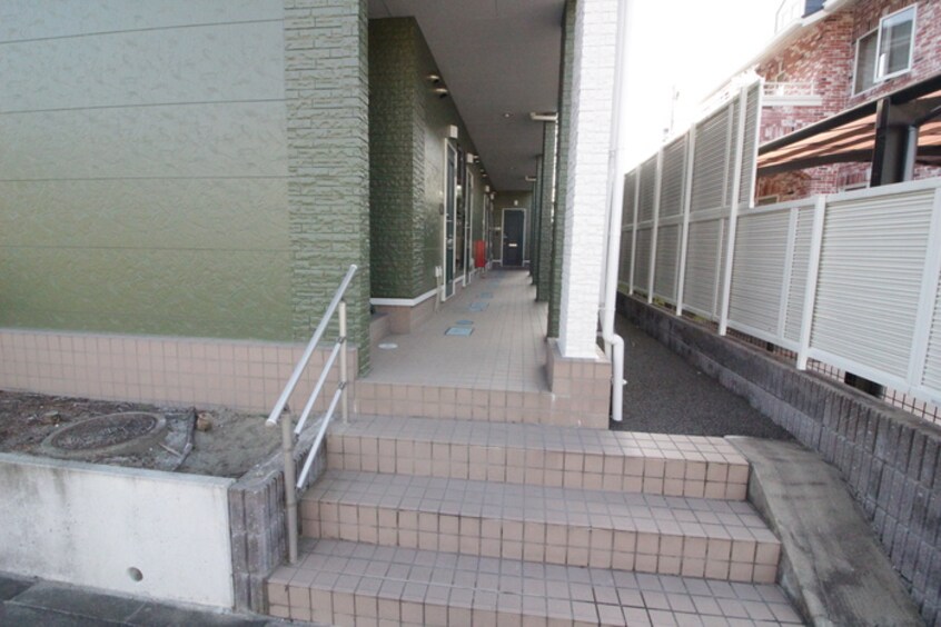 エントランス部分 ｱﾌｫﾘｵｽﾃｰｼｮﾝﾉ-ｽ弐番館