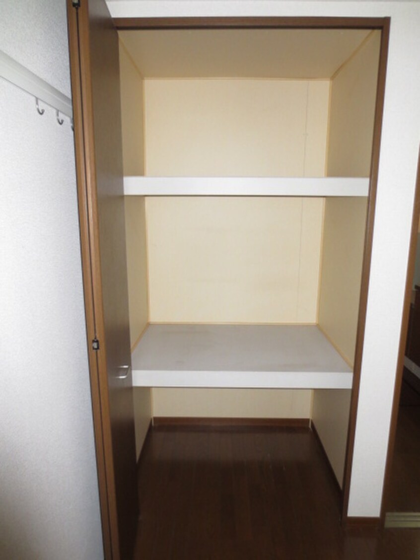 収納 ブッシュ・クローバー