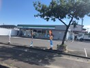 ファミリーマート角田幸町店(コンビニ)まで230m メゾン・ドゥ・カノン