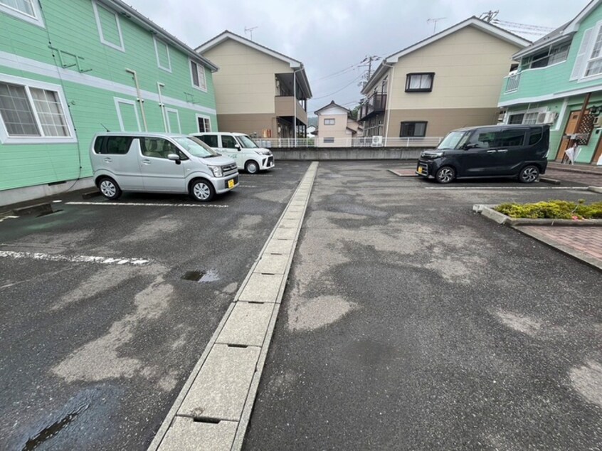 駐車場 コーポクレストールⅢ