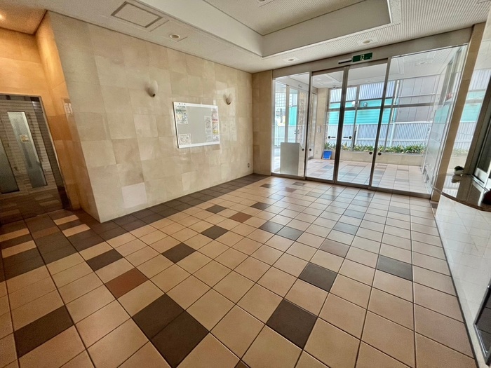 エントランス部分 リビングステージ木町通