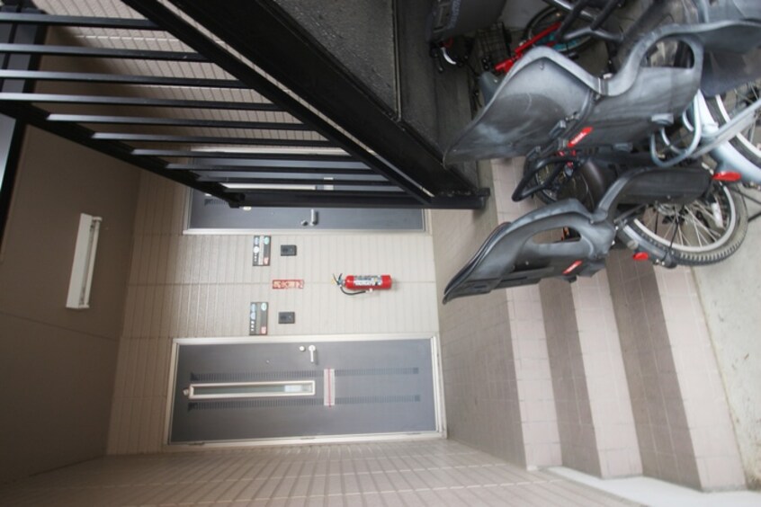 エントランス部分 セジュール雷Ⅵ